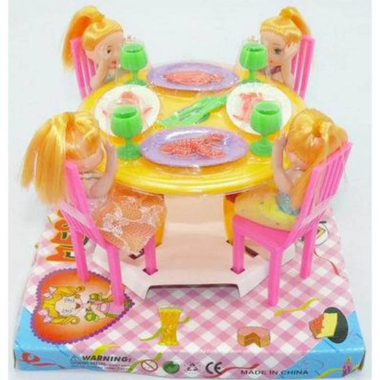 Детский игровой набор Куколки за столом - фото 1