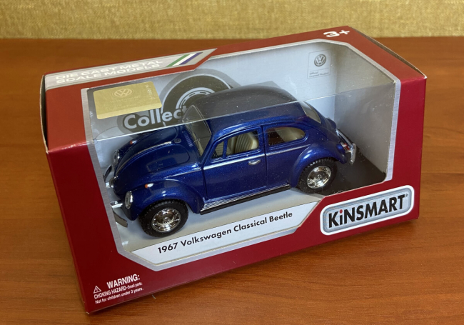 Фото обзор: Машинка Kinsmart 1967 Volkswagen Classical Beetle (KT 5057 W)