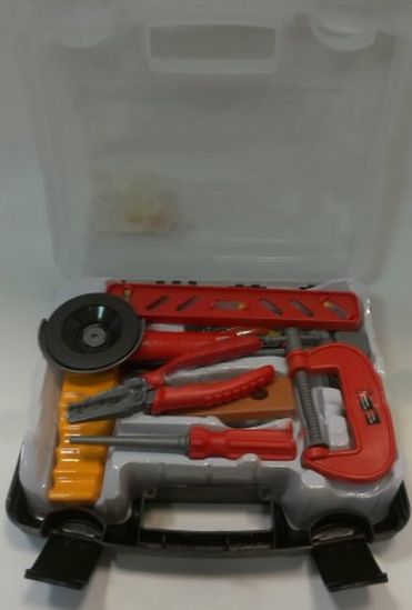 Набор инструментов в чемодане - фото 1
