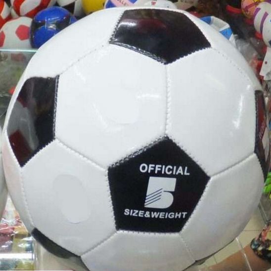 Игровой футбольный мяч - фото 1