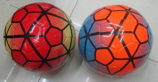 Мяч футбольный 2 цвета M1735 - фото 1