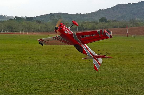 Самолет красный на радиоуправлении Precision Aerobatics XR-61 1550 мм KIT - фото 4