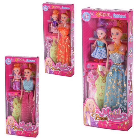 Кукла с набором платьев и маленькой куколкой - фото 1