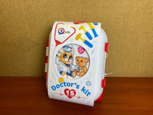 Фото обзор: Набор «Маленький доктор» в чемодане на колесиках с ручкой Технок 4753