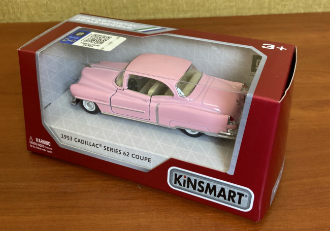 Фото обзор: Машинка Kinsmart Cadillac Series 62 Coupe 1953 (KT5339W)