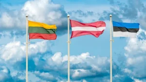 Прапори Литви, Латвії та Естонії під час демаршу Москві