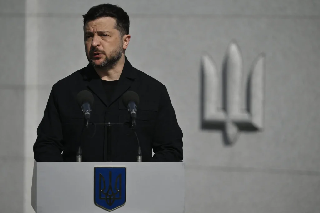 Президент Зеленський оголошує про зміну політичної стратегії України на трибуні
