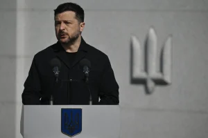 Президент Зеленський оголошує про зміну політичної стратегії України на трибуні